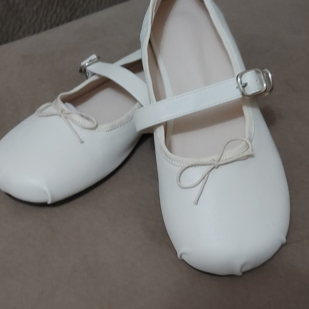 Lovely very cute natural leather 👞from Korea